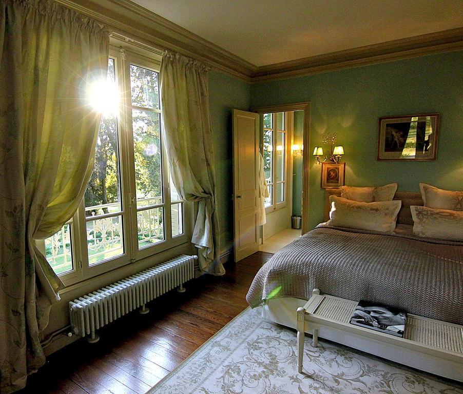 Chateau De La Chaix Hotel Saint-Christophe-en-Brionnais Room photo